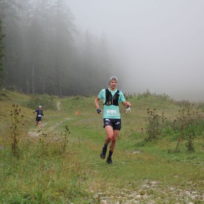 Lukas Nägele kommt als erster an der Gamsalm Ehrwald​ an.