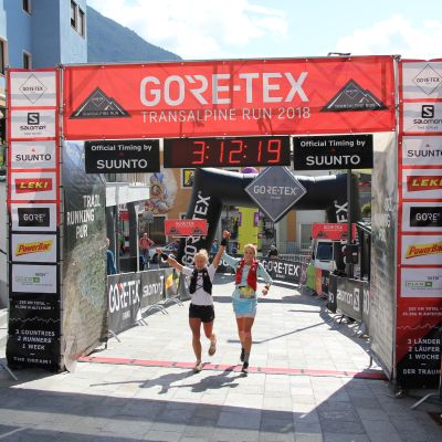 Für Ida-Sophie und Alexandra endet das Abenteuer RUN2 mit dem Sieg in der Kategorie WOMEN. Gratulation ;-)