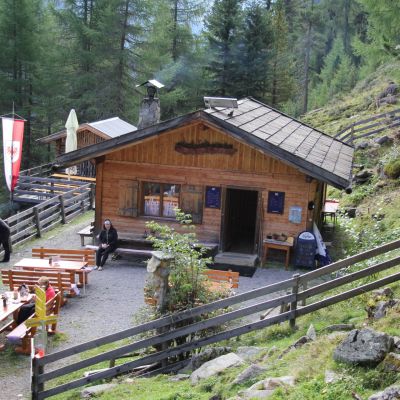 Die Mauchele Alm. Toll gelegen. Leckerer Kaiserschmarrn.