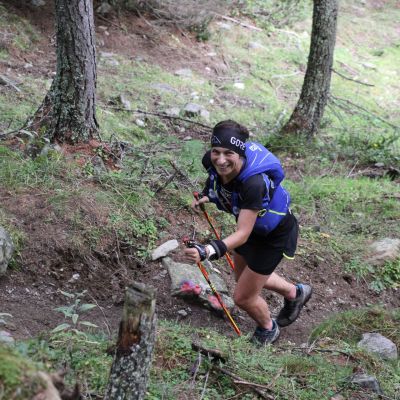 Beim Abstieg zurück auf die Mauchele Alm begegnet Jochen Sandra und Biggi vom Team Orthomol Sport​.