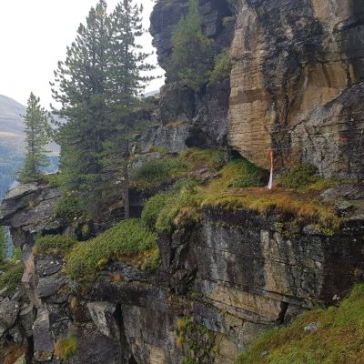 Überragende, felsige Streckenpassage.