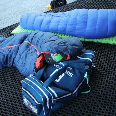 Morgens um 8:30 Uhr ging es zum Startbereich. Dort waren um diese Zeit noch ein paar Teilnehmer im Schlaf versunken ...