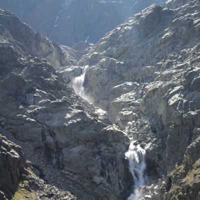 Gewaltiger Wasserfall.