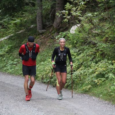 Anita und Jonas sind nur wenige Meter hinter unserem Team.