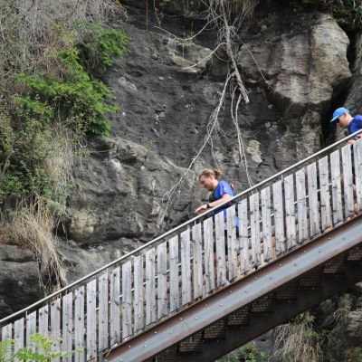 Als 17. Männerteam kommen Stefan und Lars die Treppe herunter.