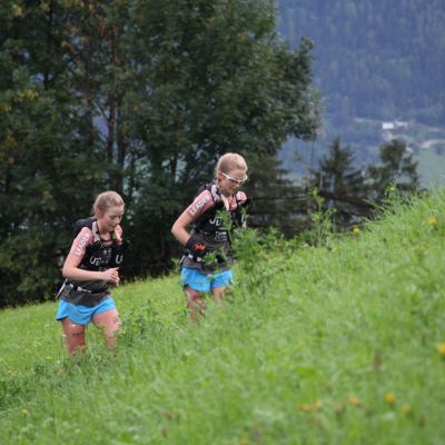 Sanna und Lina El Kott Helander liegen in der Kategorie unangefochten auf Platz 1.