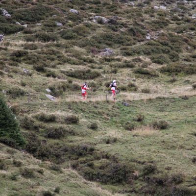 Sie hören auf Stefan. Es geht hinauf in Richtung Hirzer.