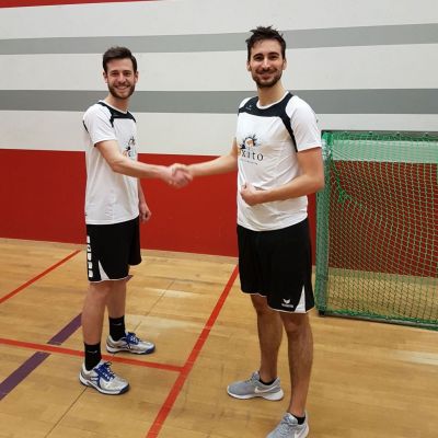 März 2018: Unsere "Beach-e's" freuen sich über ein neues Mitglied. Seit Januar verstärkt Giuseppe unser internationales Account Management Team und ist mittlerweile auch ein regelmäßiges Mitglied unseres Beachvolleyball-Teams.