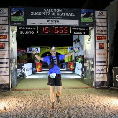 Juni 2018: Zugspitz Ultratrail 2018. Verrückt! Stefan kommt nach 15:15 Stunden ins Ziel verbessert damit seine Vorjahreszeit auf 101,90 km um 1,5 Stunden.