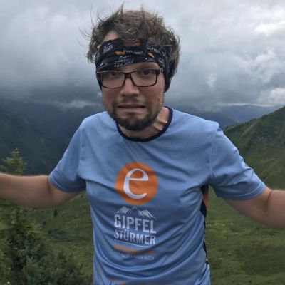 Juli 2018: 2. exitoAlpenCross Etappe. Peter erkundet den Weg für den nächsten Tag und ist irgendwie ratlos.