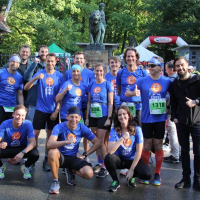 Das Team "exito Gipfelst&uuml;rmer &amp; Friends" mit der Supporters-Crew kurz vor dem Start.