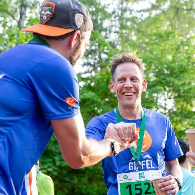 2019: Trailfreunde Stefan und Michael im Ziel.