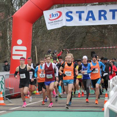 Startschuss zum Silvesterlauf 2019. Die f&uuml;nfte Teilnahme der "exito Gipfelst&uuml;rmer".