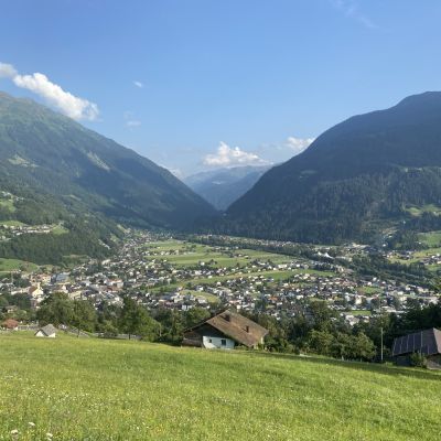 2019 endete die 3. Etappe am JUFA Hotel in Bartholom&auml;berg. Genau dort startet unsere Wandergruppe nach einem Jahr Corona-Pause die n&auml;chste Etappe.