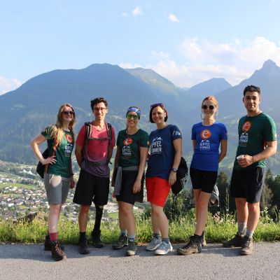 Erstmals findet die Anreise bereits am Vorabend des ersten Wandertags statt. Direkt nach der Ankunft wandert die Crew als kleine Aufw&auml;rmung zum Fischerst&ouml;bli und bezwingt ca. 300 Extra-H&ouml;henmeter, die in keiner Statistik auftauchen ;-)