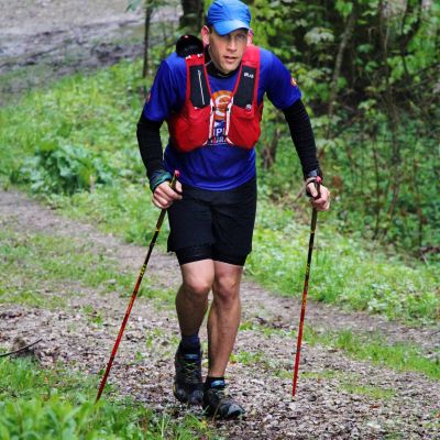 Trail-Fotograf Jochen erwischt Stefan oberhalb von Manzenberg.