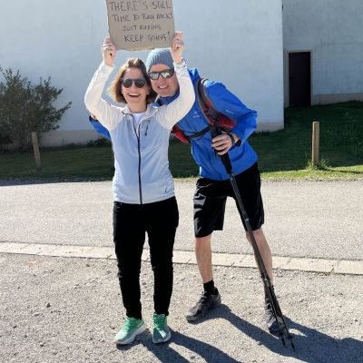 Justine motiviert und verpflegt das Trio auf dem Weg nach Amberg.