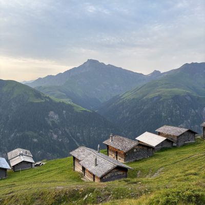 Am 2. Tag steigt Jochen morgens ins Safiental ab und &uuml;berschreitet die Signina-Gruppe am G&uuml;ner L&uuml;ckli in Richtung Lumbrein. 