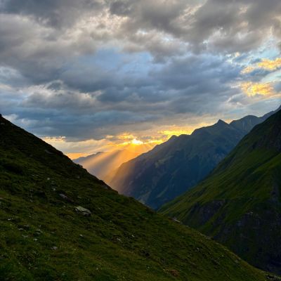 Am 3. Tag geht es hinauf zur Greina-Hochebene &ndash; zun&auml;chst zur Terrih&uuml;tte und dann weiter zur Medelserh&uuml;tte. 
