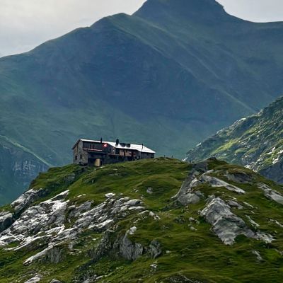 An Tag 3 beim Abstieg von der Terrih&uuml;tte ins Val Sumvitg. 