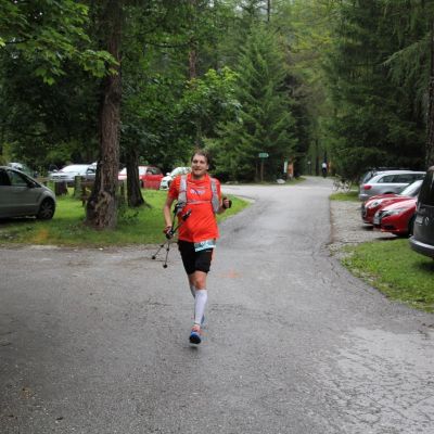 Lars (<a href='http://www.trailfieber.de' target='blank'>trailfieber</a>​) erreicht um die gleiche Zeit V7, den Parkplatz Obernbergtal.