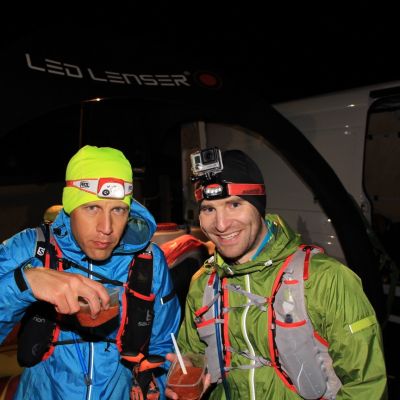 Über 4 Stunden später nach einer knallharten Etappe. Am Penser Joch fegt ein eiskalter und starker Wind ... Es ist bereits wieder 22:47 Uhr. Somit ist Stefan schon mehr als einen Tag unterwegs.