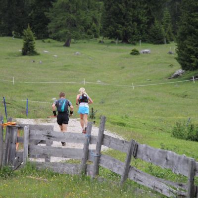 Und hier entschwindet er mit der schnellsten Frau Kristin Berglund zum Scharnitzjoch.