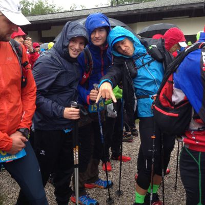 Juni 2015: Zugspitz Ultratrail 2015. Gruppenfoto im Startblock. Wenige Minuten vor dem Start zum Supertrail in Leutasch.