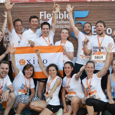 Juli 2015: B2RUN​ Nürnberg. Team-Foto mit Supporter-Crew ;-)