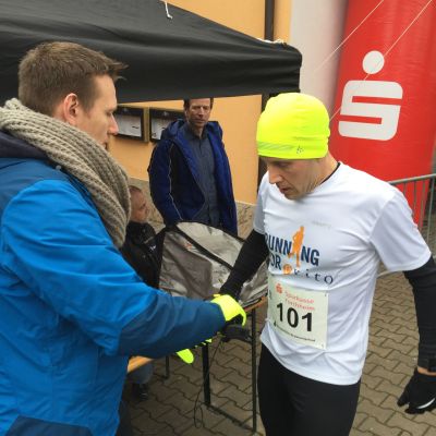 Zeitnahme nach dem Zieleinlauf.