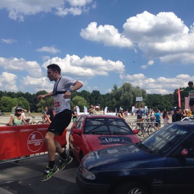 Bart beim "Luuv Rush Hour" Hindernis w&auml;hrend des Urbanian Runs 2014 in N&uuml;rnberg.