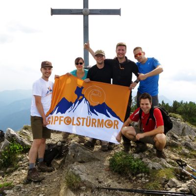Die "Gipfelstürmer" Jenni, Lukas, Peter, Bart, Stefan und Jochen auf dem Großen Traithen (1.852 m).