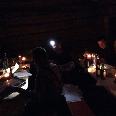 Nächtliche Gitarren- und Zithermusik auf der BaumoosAlm​.