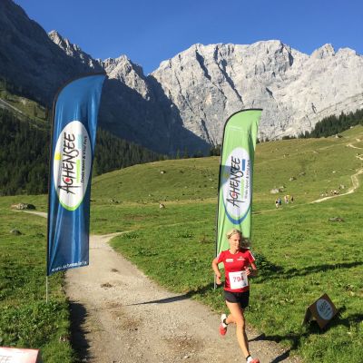 Nach 3:10:26 läuft Kristin Berglund an der Engalm ein. Später wird sie schnellste Frau und erreicht mit 4:57:03 Platz 13 in der Gesamtwertung.