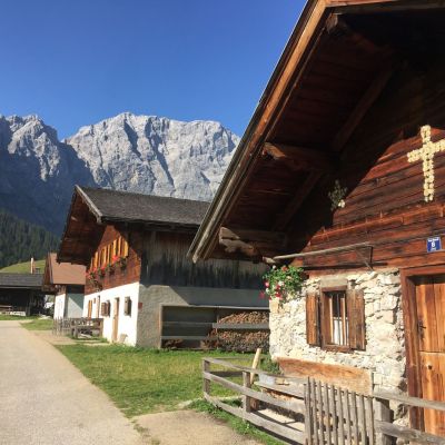 Das Almdorf an der Engalm.