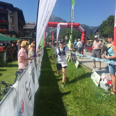 Bart kommt nach 6:22:01 ins Ziel in Pertisau.