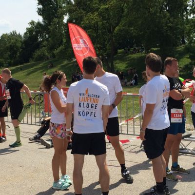 Startaufstellung. Unsere "Gipfest&uuml;rmer" sind fr&uuml;h da und stellen sich in die erste Reihe.
