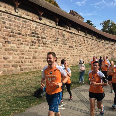 Lukas hat noch ca. 500 Meter vor sich ...