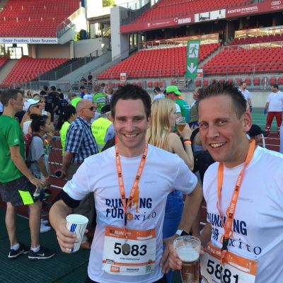 6,4 KM im Kasten. In 4 Tagen wartet der "SCOTT Rock the Top MARATHON" (42,195 km) auf den Gipfel der Zugspitze auf unsere beiden Gipfelstürmer.