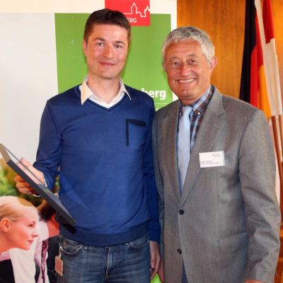 Übergabe der Team Nürnberg Urkunde. April 2014: Offizielle Team Nürnberg Kick-off-Veranstaltung im Nürnberger Rathaus.