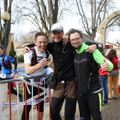Die exito Trailrunning-Crew nach dem Zieleinlauf in Rouffach.