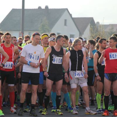 Startaufstellung. Stefan reiht sich ambitioniert ganz vorne ein.