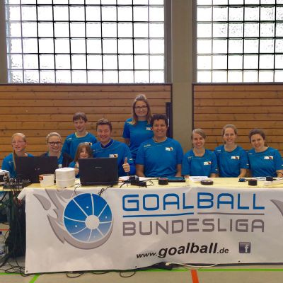 April 2017: Die Helfer-Crew beim 3. Goalball Bundesliga 2017 Spieltag.