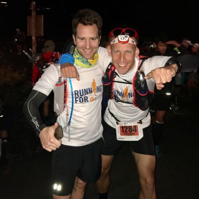 Unsere Trailrunner Stefan und Bart kurz vor dem Startschuss zum Trailrunning-Abenteuer Transvulcania.