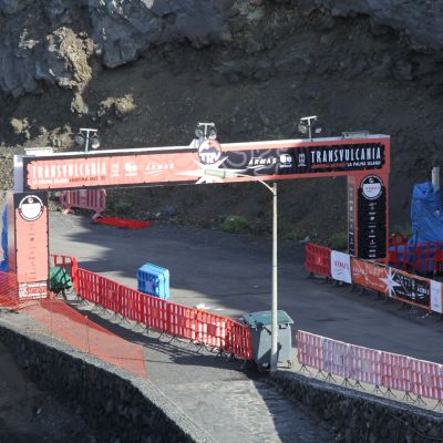 Am nächsten Morgen, 20 Stunden vor dem Startschuss, beginnt die Erkundungstour am Faro de Fuencaliente, dem Startort des Transvulcania.