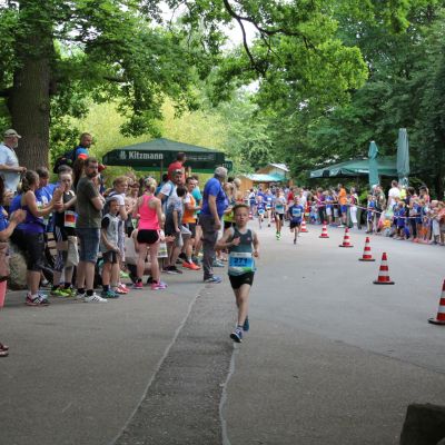 Florian dominiert den 2,2 km Kinderlauf.