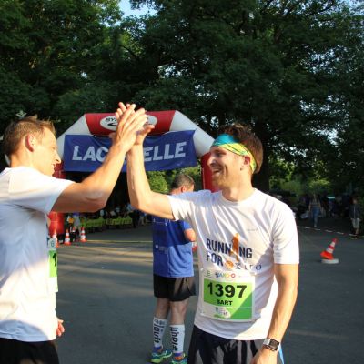 2017: Handshake zwischen Stefan und Bart.