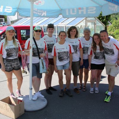 Frankenweg-Lauf 2017: Michael Cipura und das "Ziel-Team" beim Frankenweg-Lauf in Obertrubach.