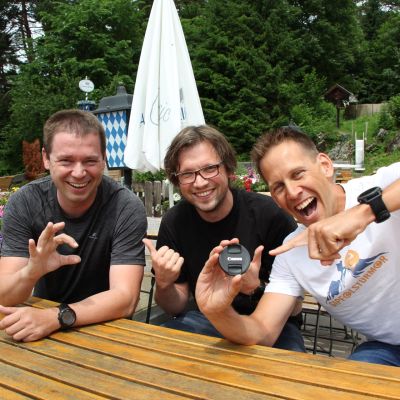 Stefan hat noch ein paar Tipps f&uuml;r Fotograf Jochen parat. Er m&ouml;chte ganz sicher gehen, dass der Deckel auch wirklich immer vor dem Abdr&uuml;cken entfernt wird. Danke, Stefan!