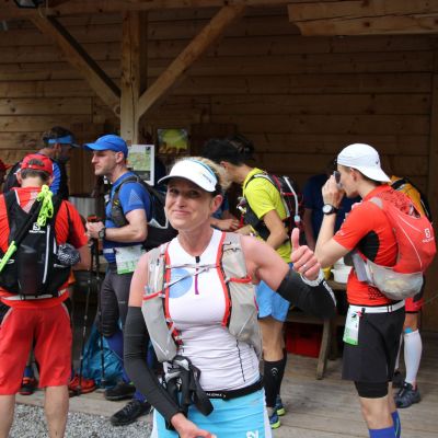 Verena taucht schon kurz darauf grinsend an der Gamsalm Ehrwald​ auf.